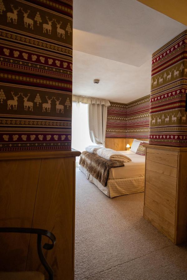 Hotel Bucaneve Breuil-Cervinia Exteriör bild
