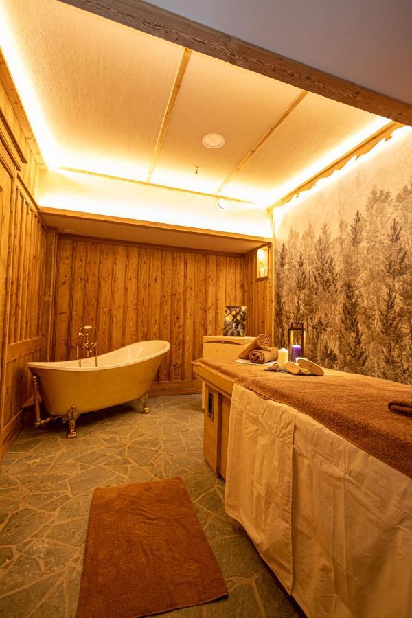 Hotel Bucaneve Breuil-Cervinia Exteriör bild