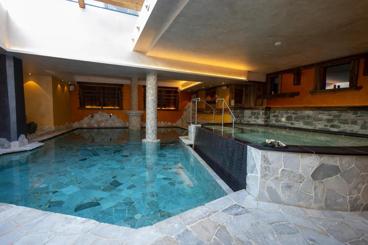 Hotel Bucaneve Breuil-Cervinia Exteriör bild